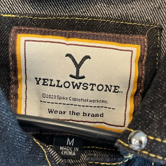 Yellowstone NWT licensed black denim brown fringe womens jacket size medium - Picture 4 of 6